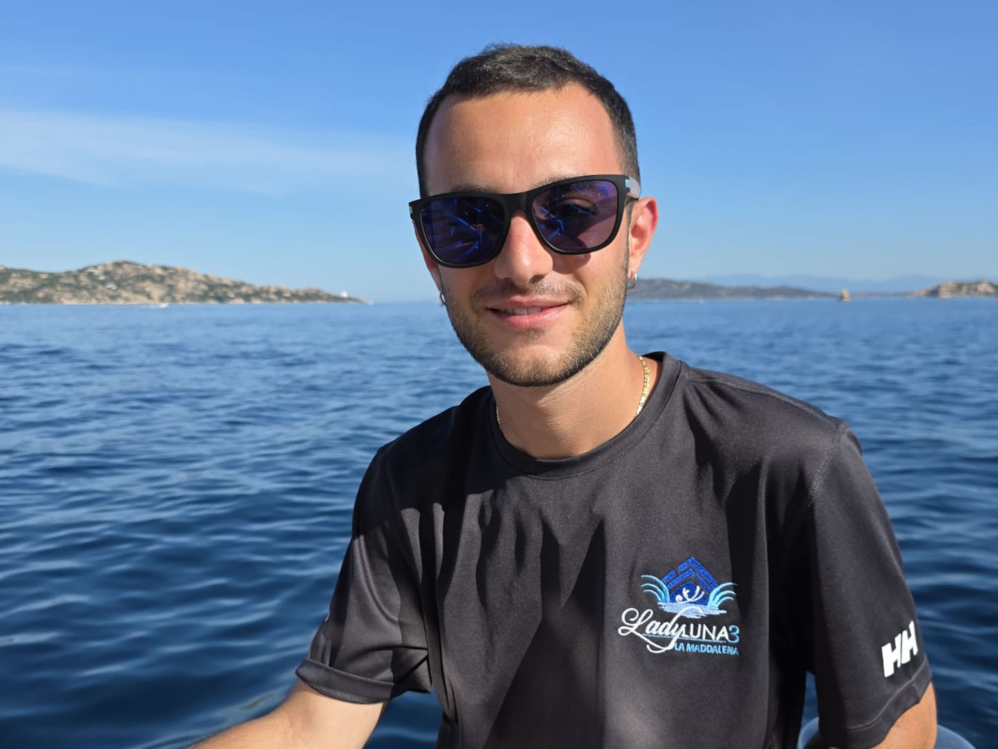 About us 21 Gabriele addetto ricezione clienti a disposizione per tutte le informazioni